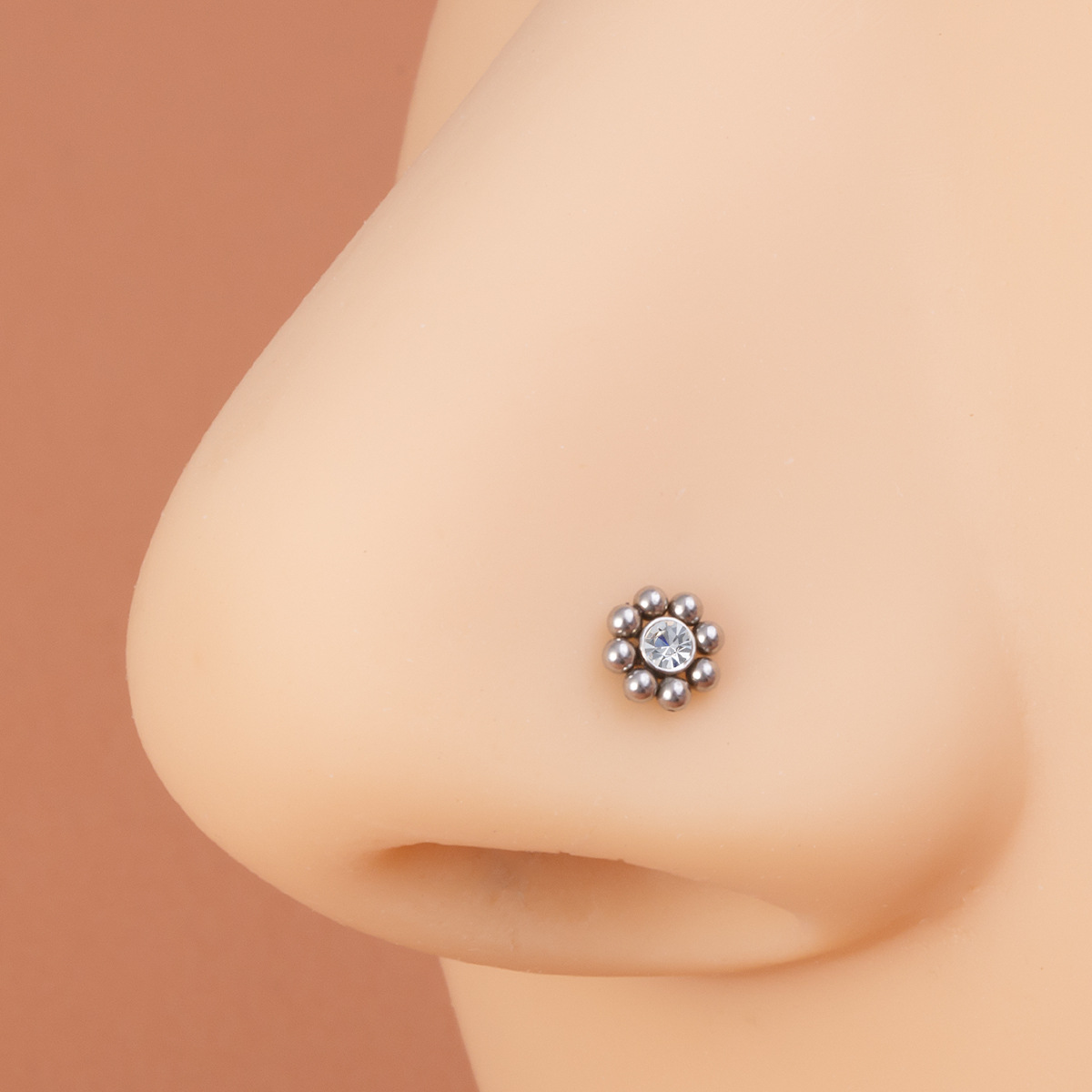 1pc of Flower-Shaped Screw Nos - Nostril Screw Pin avis et prix