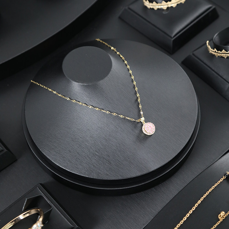 Elegant Necklace Display Manne - Body Jewelry Holder avis et prix